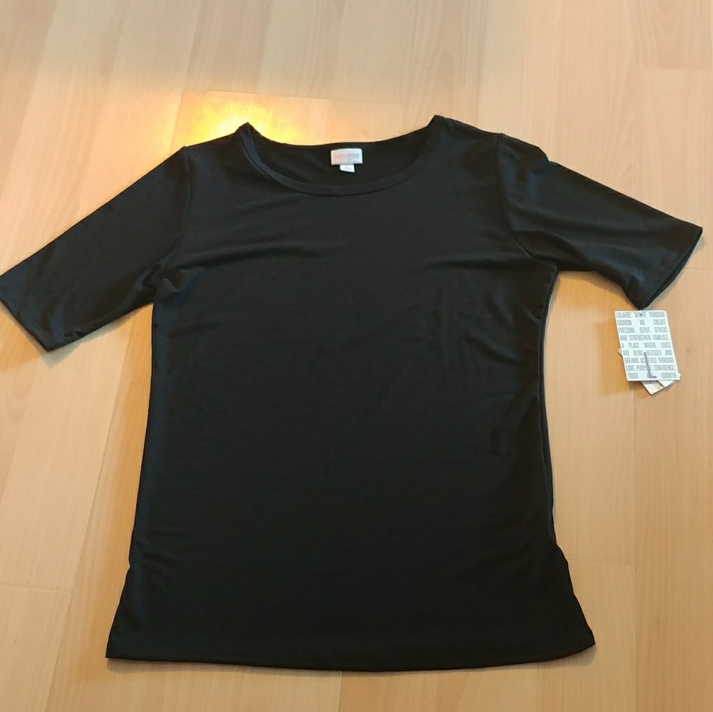 Lularoe Gigi shirt